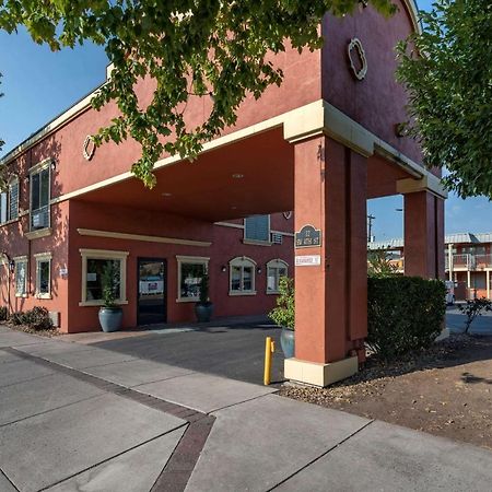 Quality Inn Madras Exterior photo