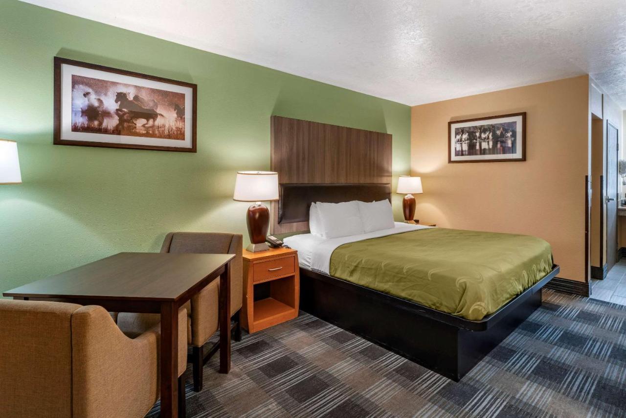 Quality Inn Madras Exterior photo