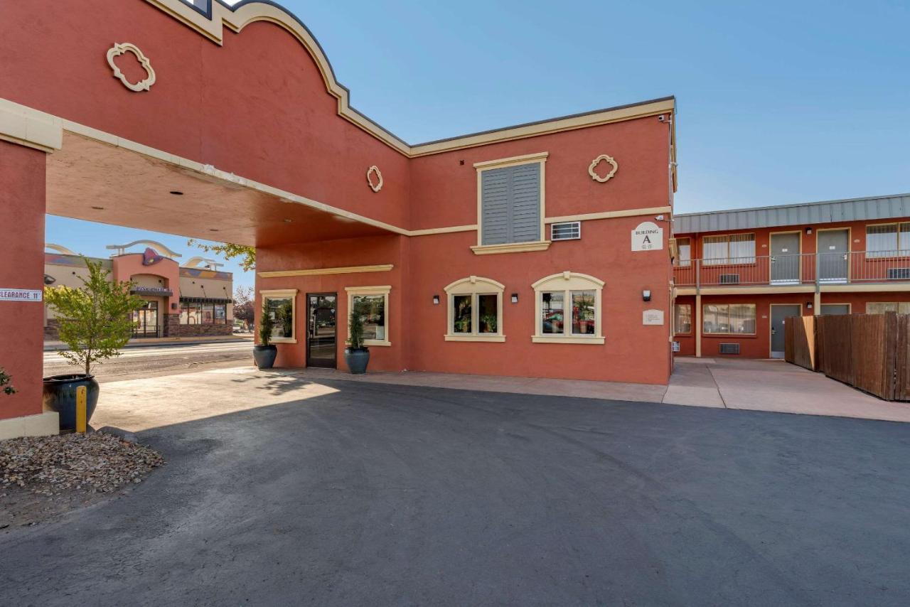 Quality Inn Madras Exterior photo