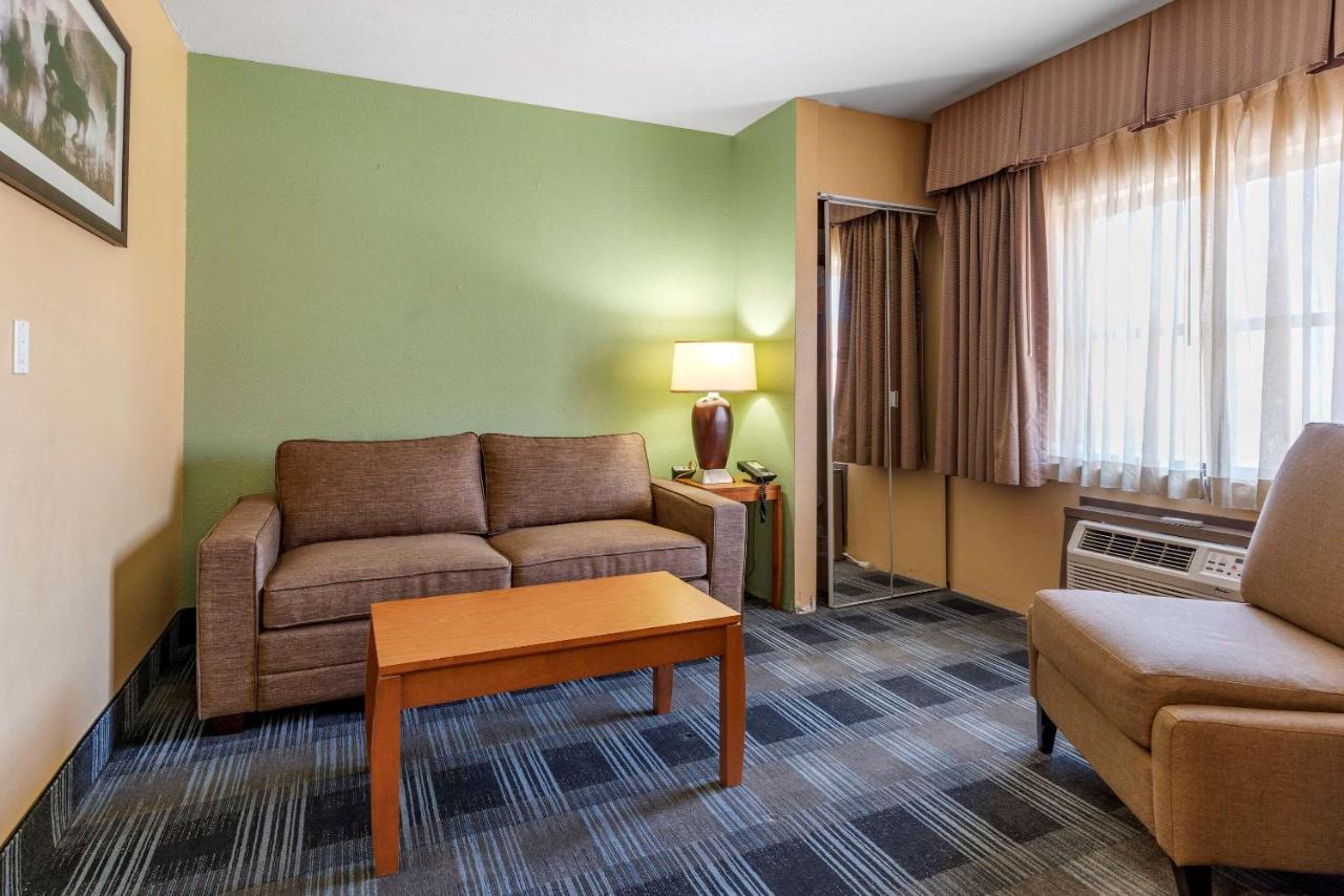 Quality Inn Madras Exterior photo