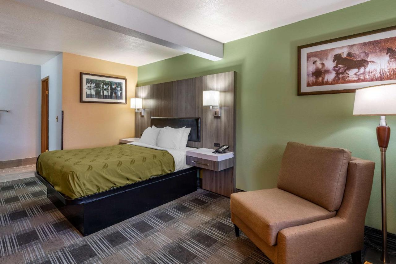 Quality Inn Madras Exterior photo