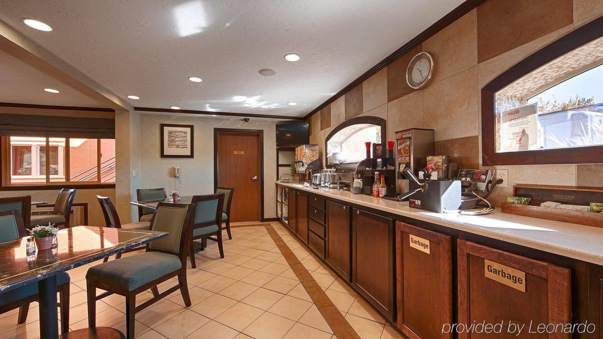 Quality Inn Madras Exterior photo