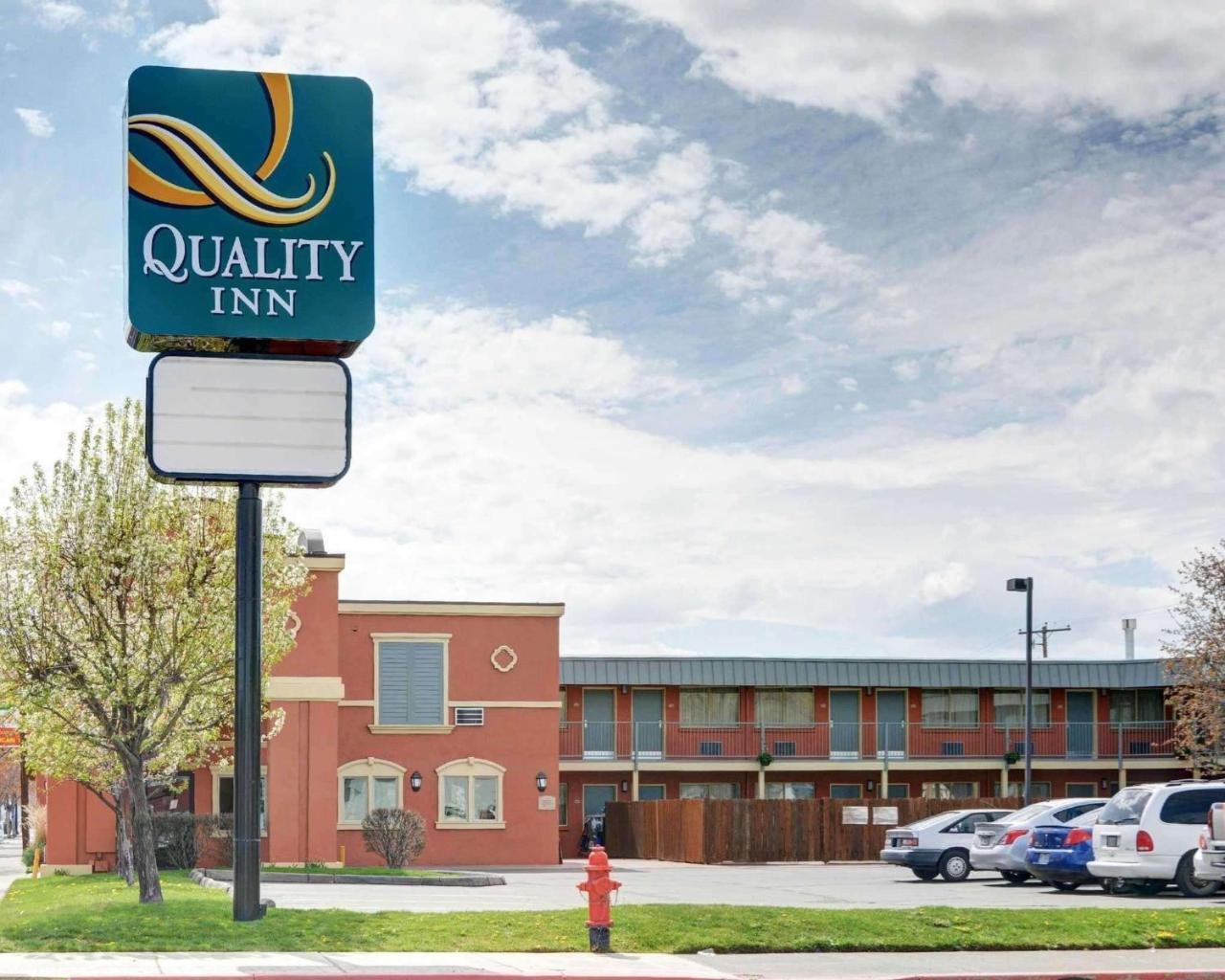 Quality Inn Madras Exterior photo
