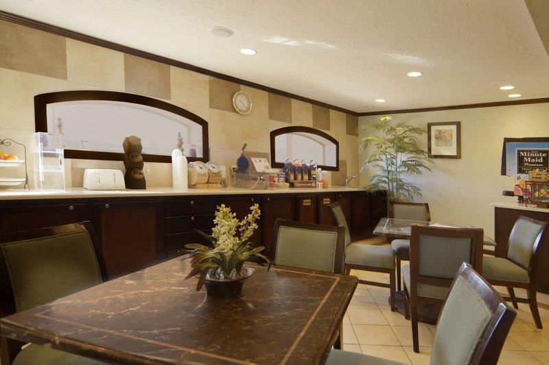 Quality Inn Madras Restaurant photo